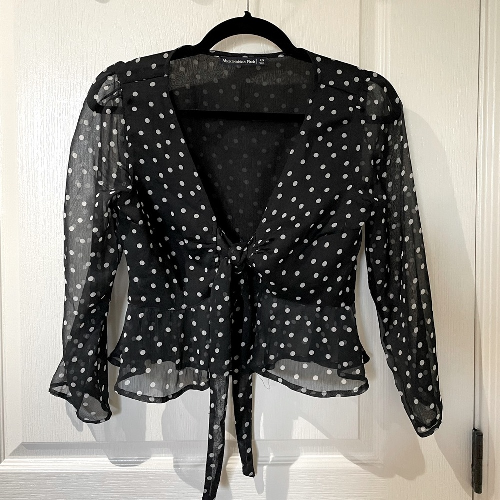 Abercrombie polka dot crop tie front blouse